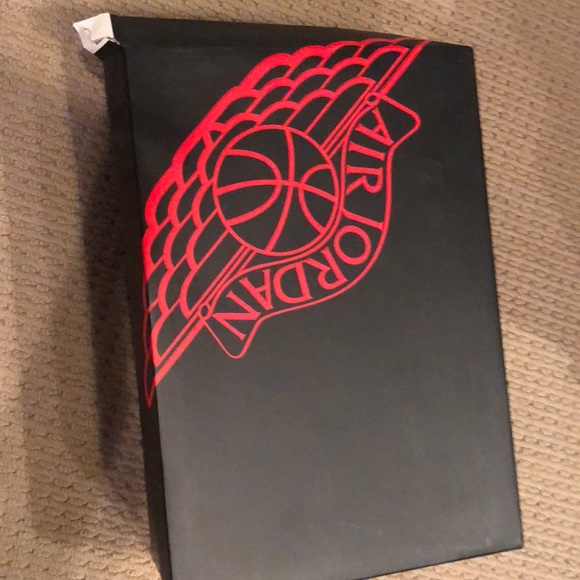 Sneakers - Picture 7 of 8